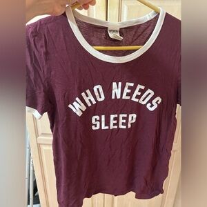 PINK-Victoria’s Secret sleep tee.💤💤💤